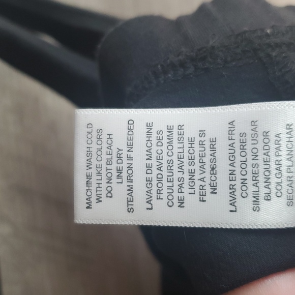 Good American Essential Scoop Bralette in Black - Picture 9 of 10